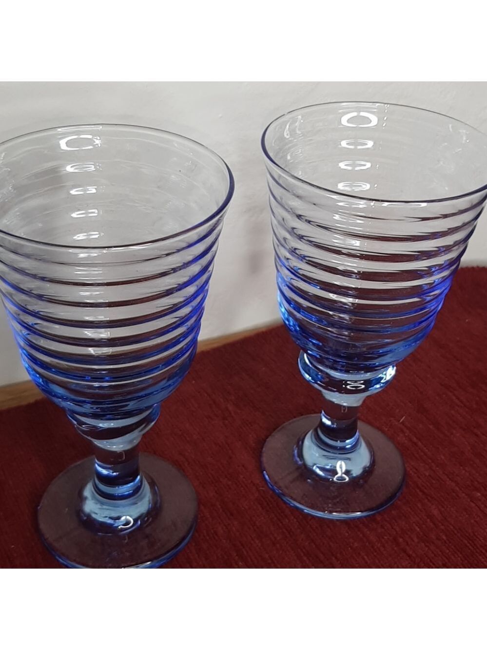 Vintage wine glasses × 2